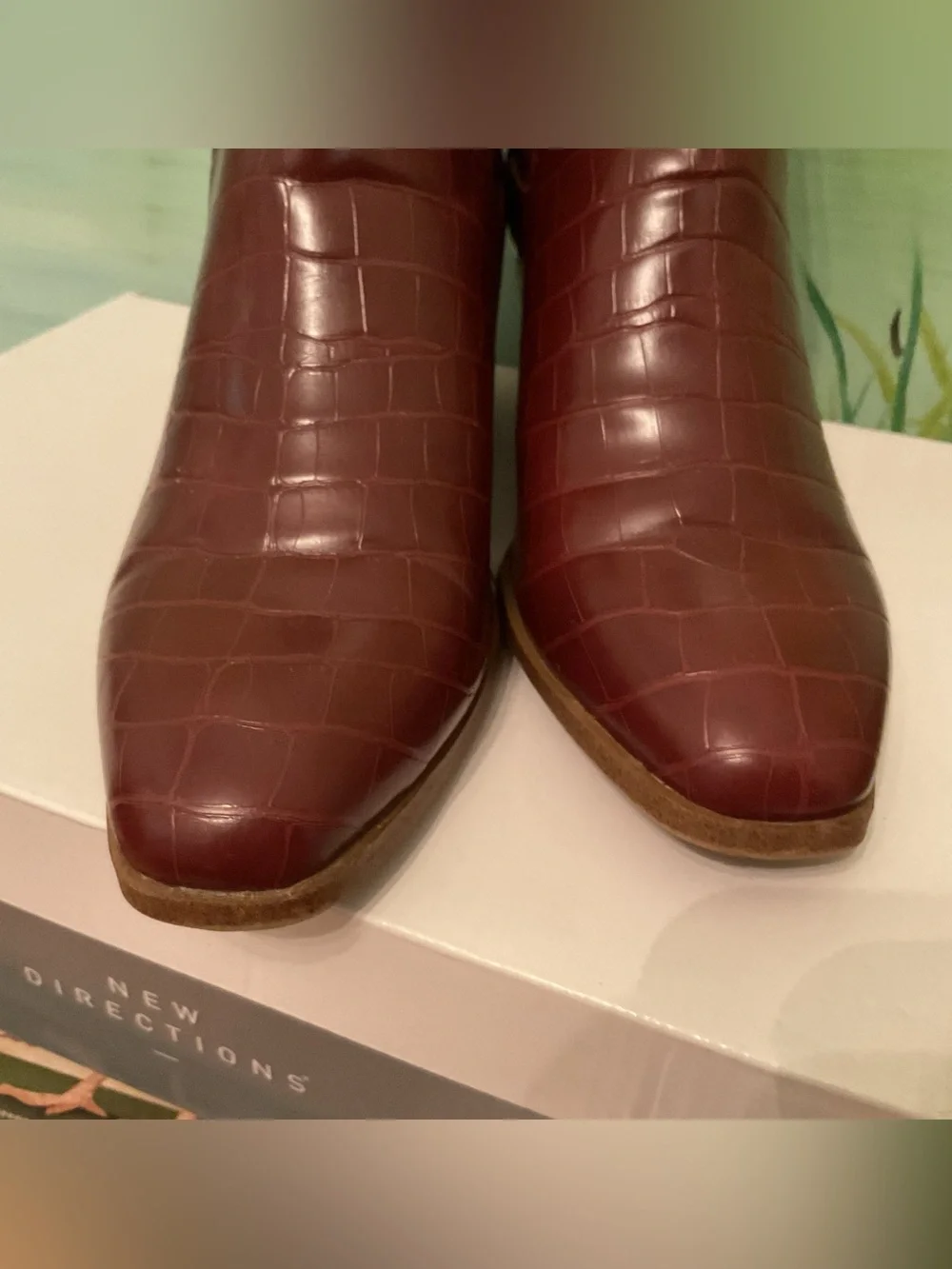 “NEW DIRECTIONS” BURGENDY RED CROC EMBOSSED FAUX LEATHER ANKLE BOOTS, SIZE 7.5